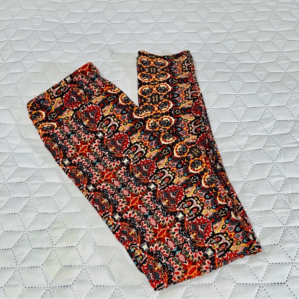 LuLaRoe Eclectic Paisley Boho Abstract Print Soft Feel One Size Leggings